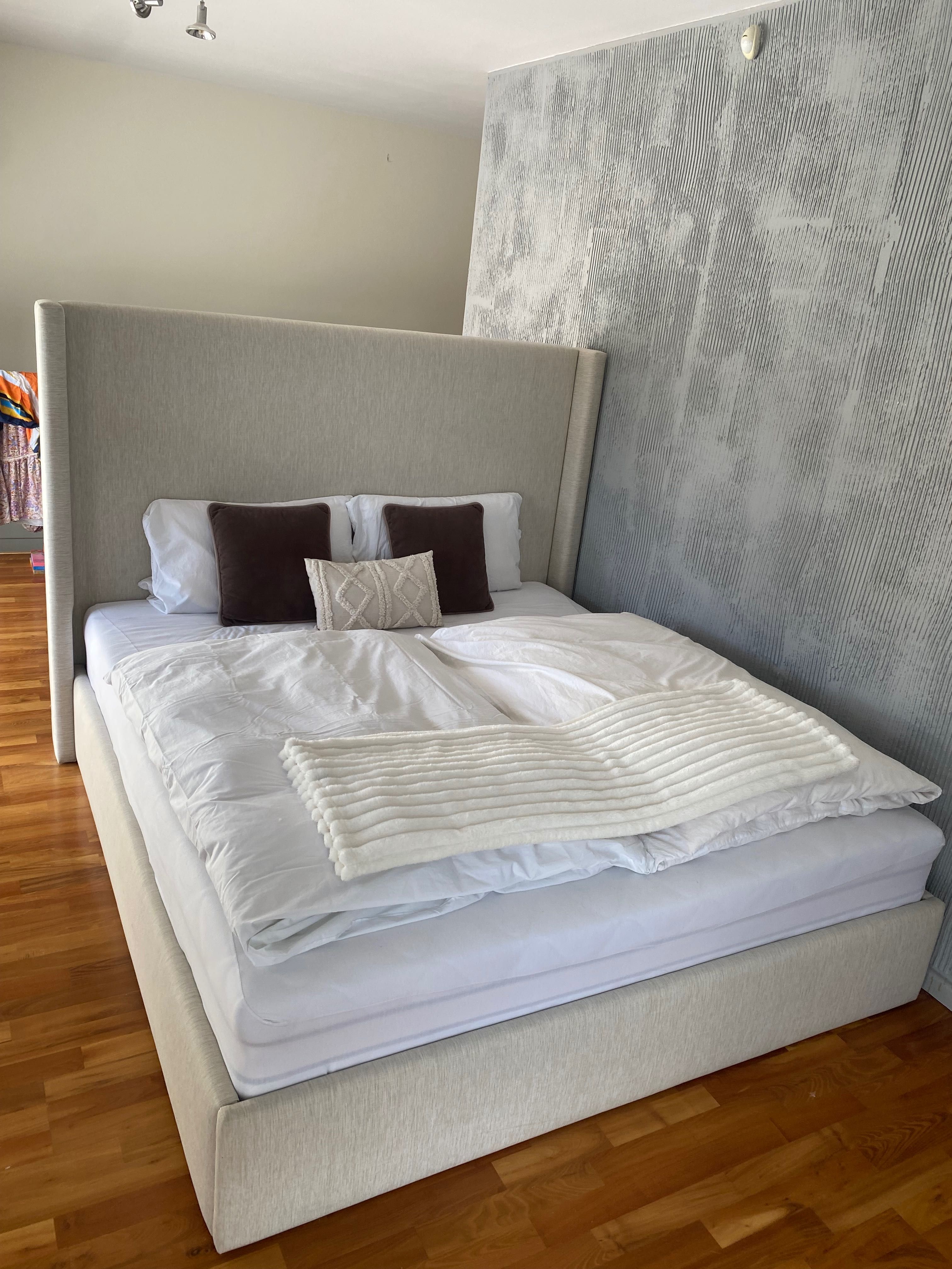 Łóżko sypialniane 180x200, z pojemnikiem i materacem Optimum CUDO