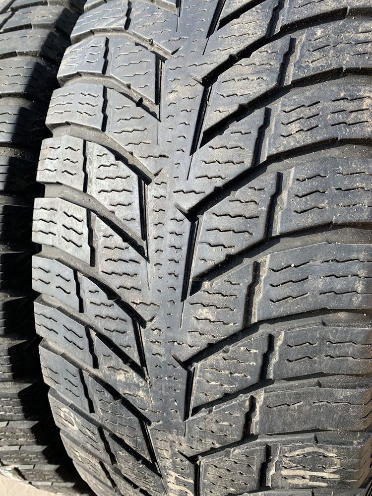 Шини 235/65 R16C Nokian 6 мм 2021 рік 235 65 16С