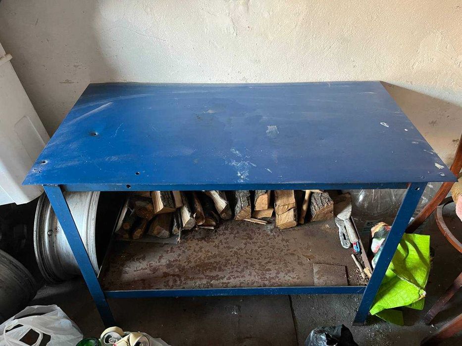продам металевий стіл