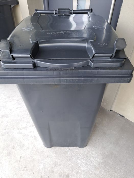 Kosz na śmieci 240 litrów możliwy transport