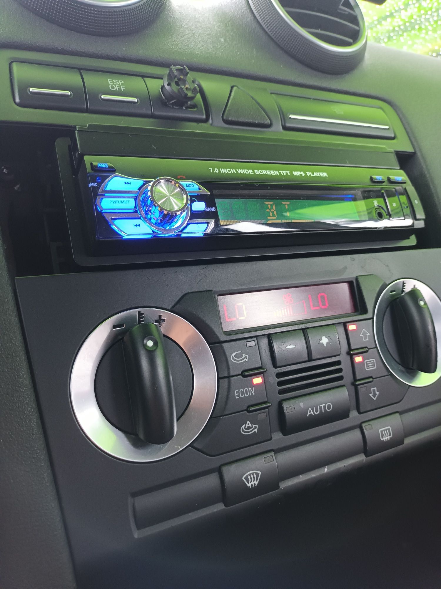 Consola AUDI 1 din com radio bluetooth