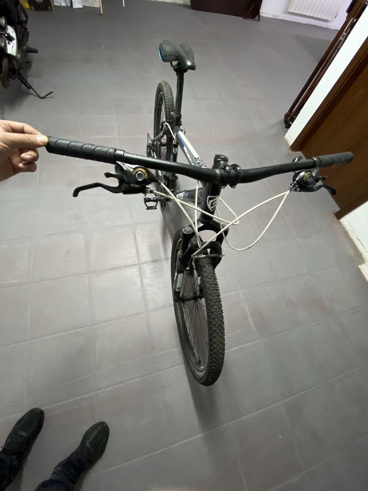 Bicicleta berg trailrock 1.2