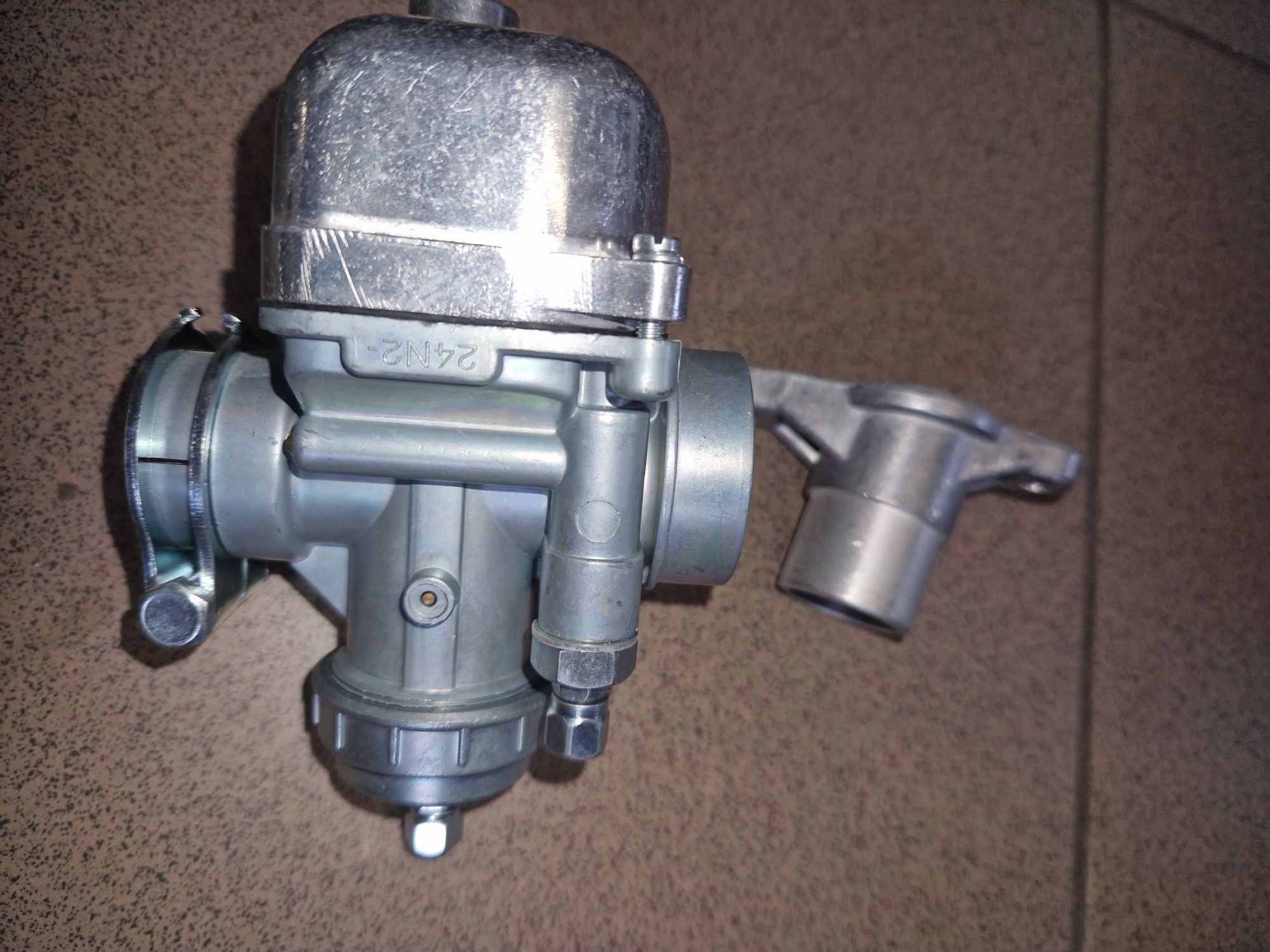 Nowy kpl z kruccem ganik silnika mz etz 150 .24N2