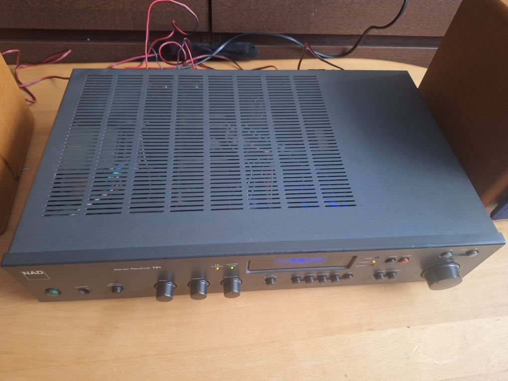 Amplituner NAD 701