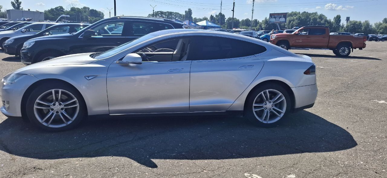 Tesla model S 2012