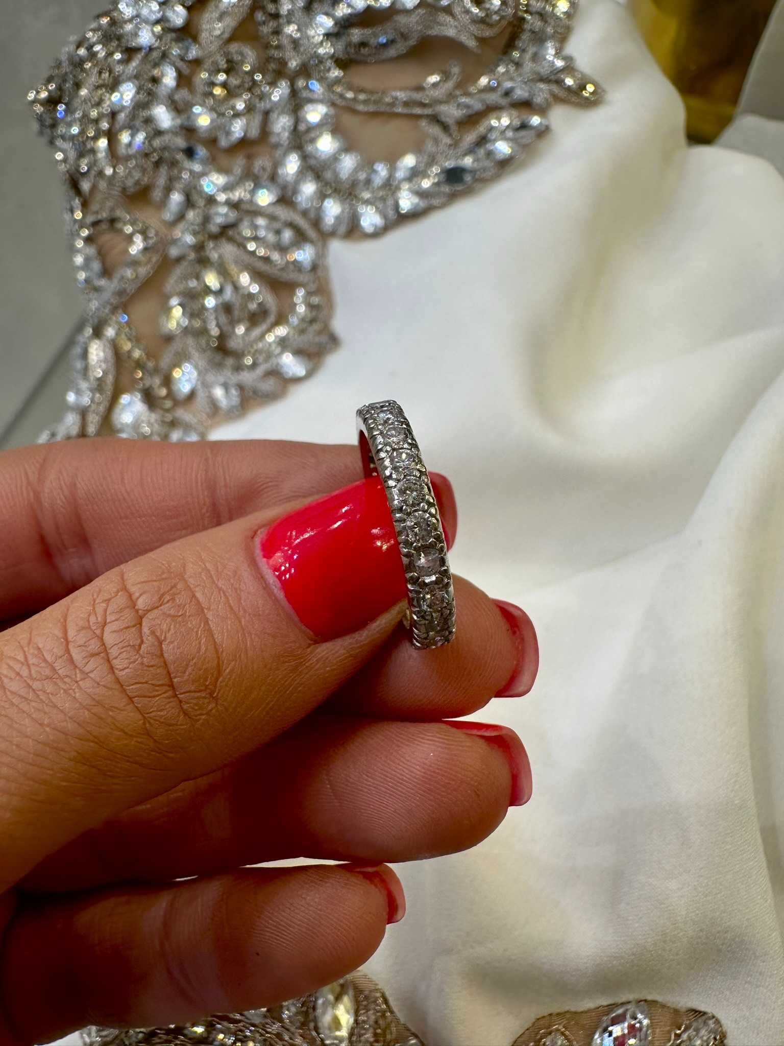 Obrączka Eternity z diamentami naturalnymi 1.20 CT