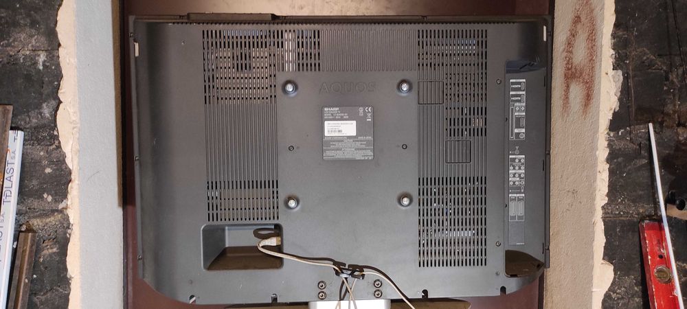 TV Sharp Aquos 32",Monitor IIyama 22" i Benq