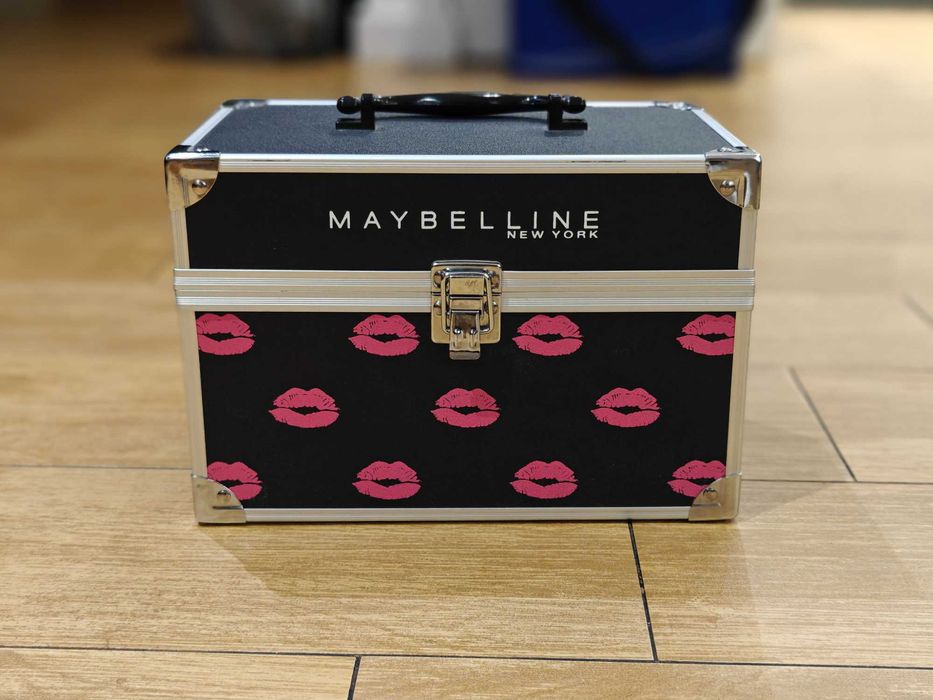 Kuferek na kosmetyki Meybelline New York