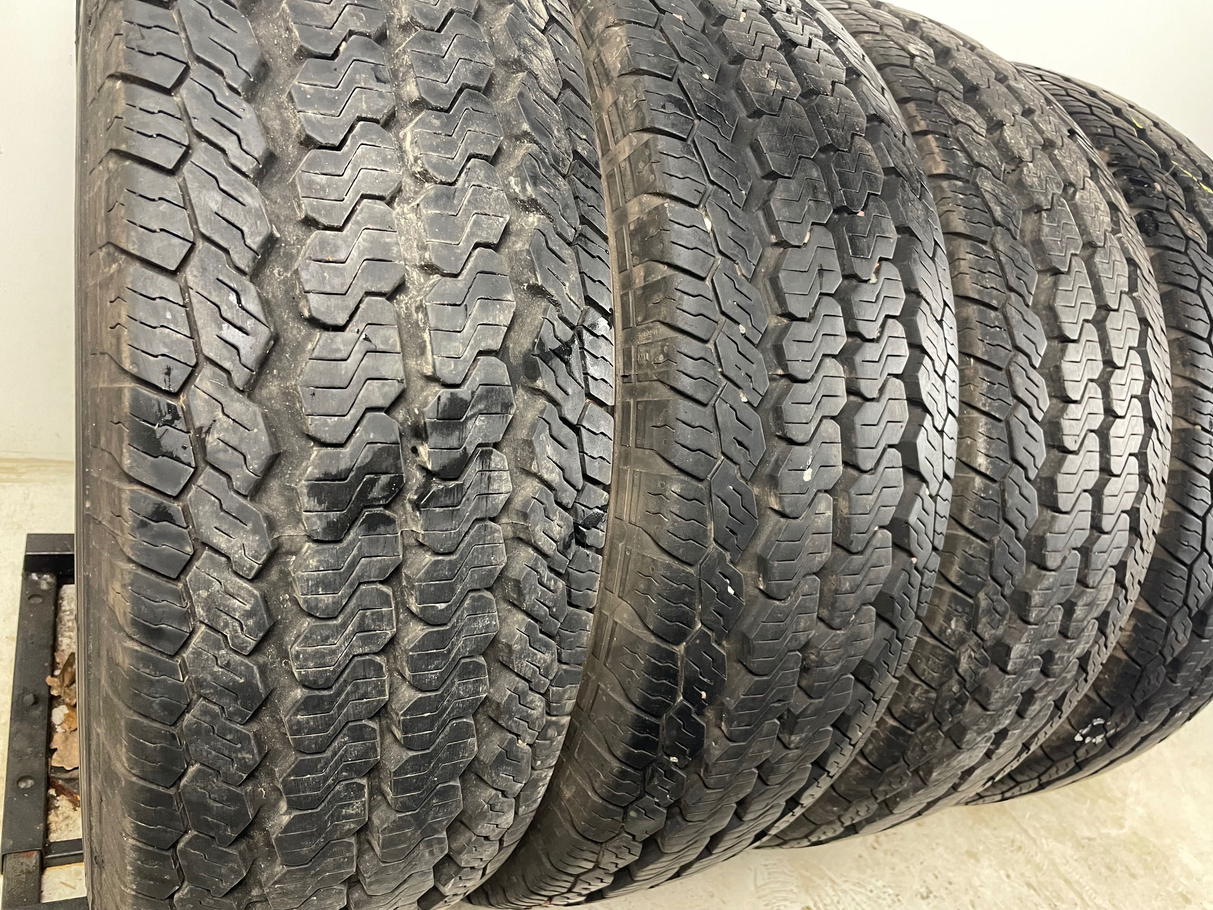 225/75R16C 121/120R Continental VancoFourSeason