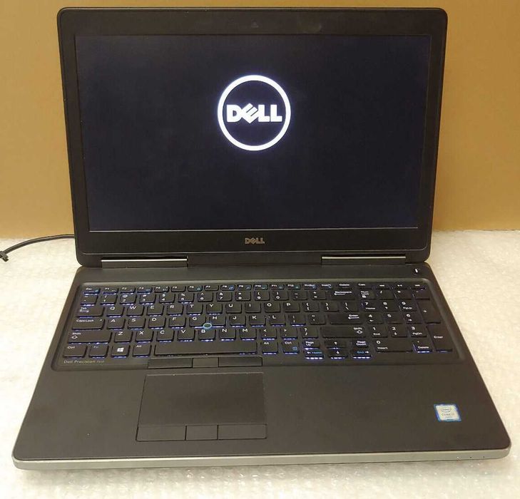ToP Dell precision 7510 i7-6820HQ 16Gb 512 SSD MVNe! IPS !! AMD M375X