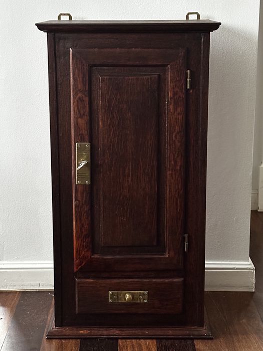 Szafka drewniana łazienkowa wisząca