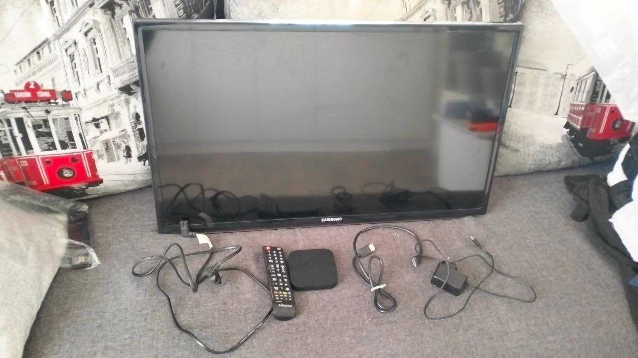 Телевизор Samsung UE32EH5037K + медиаплеер XIAOMI Smart TV ВОХ 4К б/у