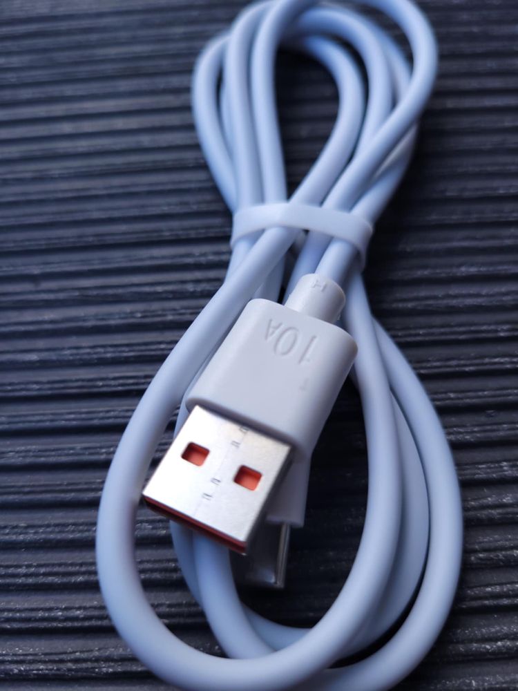 Biały kabel typu usb C