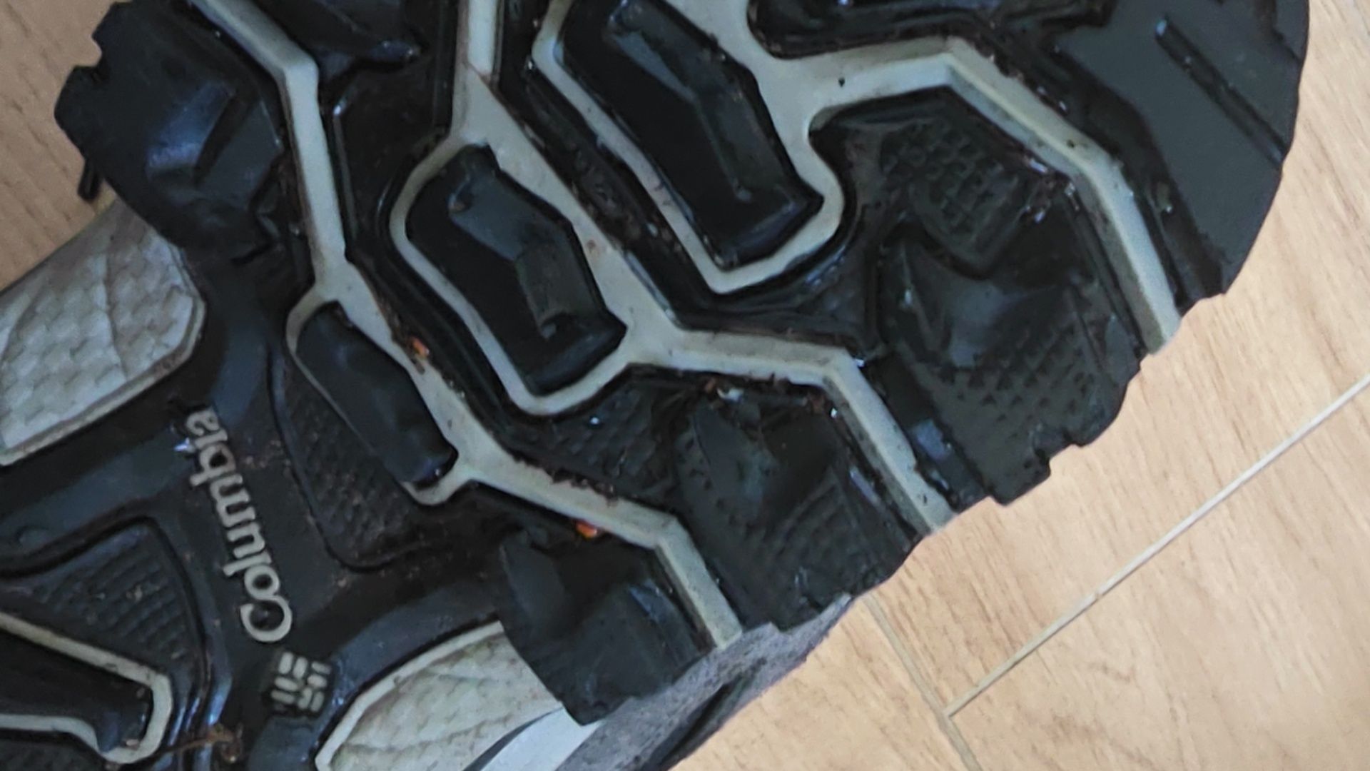Buty Columbia górskie stan jak nowy rozmiar 44 rozmiar 44