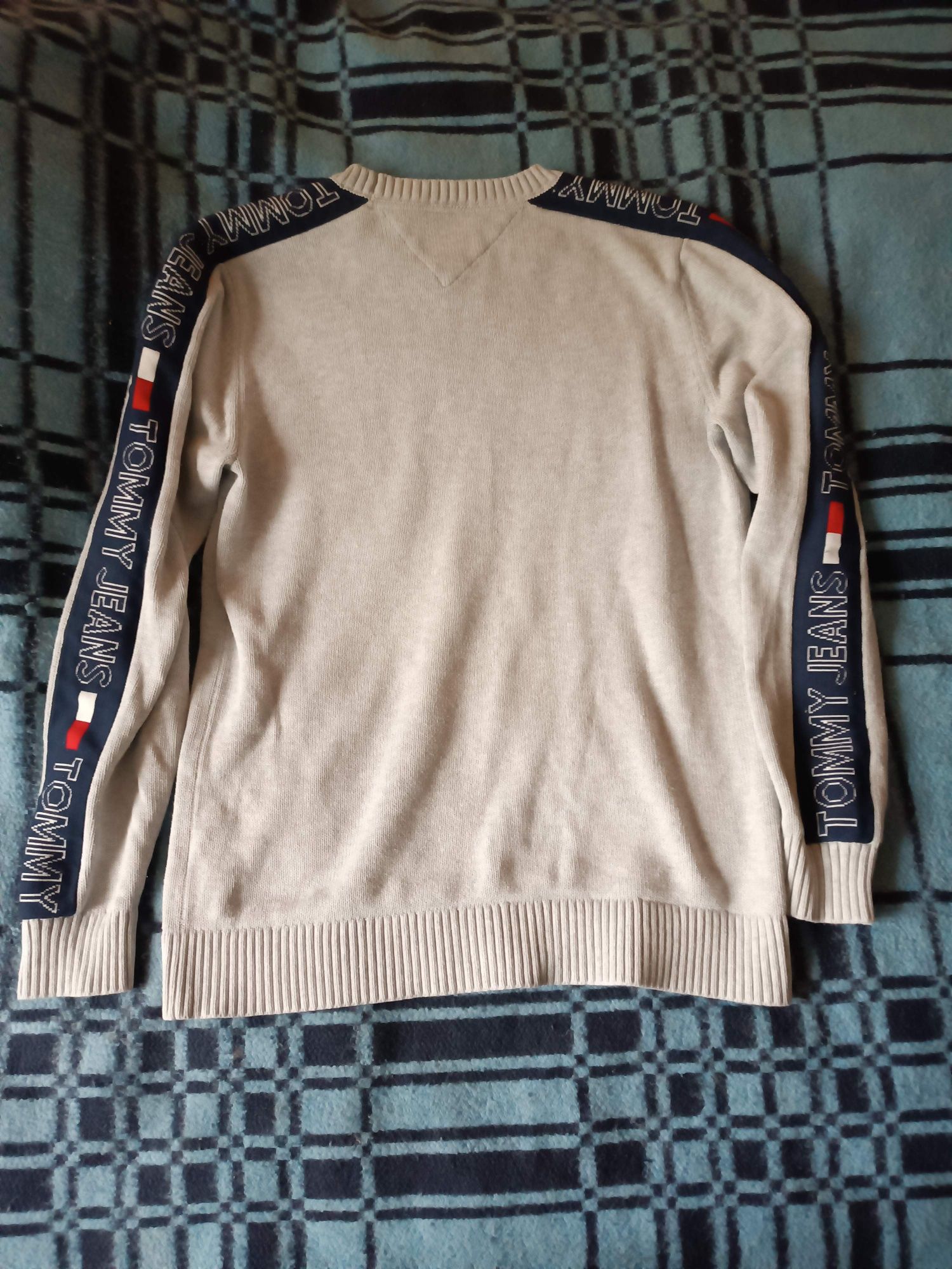 Bluza , sweter Tommy Hilfiger roz M

Stan BDB

Szczegółowe wymiary:

d