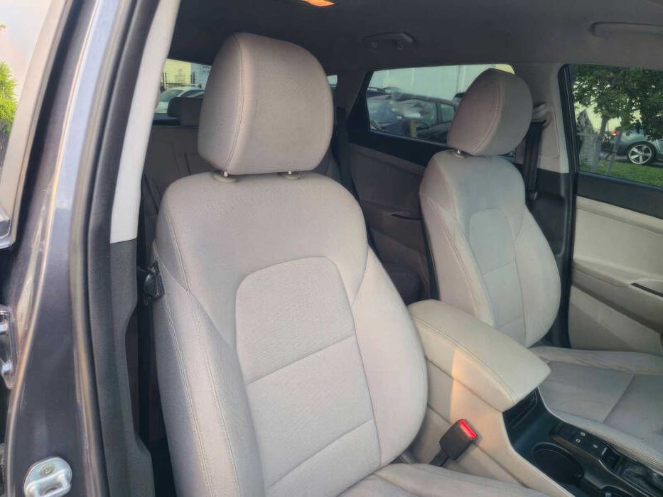 Hyundai Tucson SE      2019