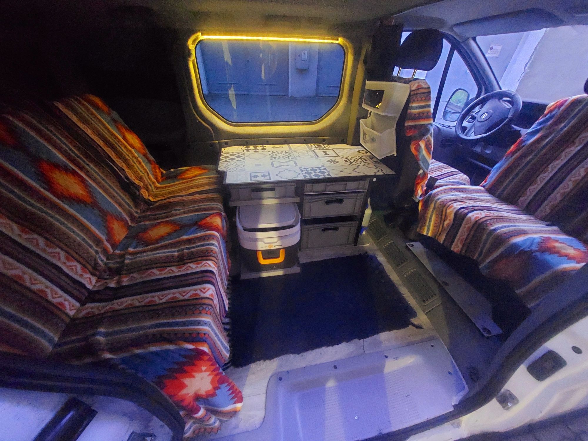 Opel Vivaro 2.0 benzyna + LPG kamper