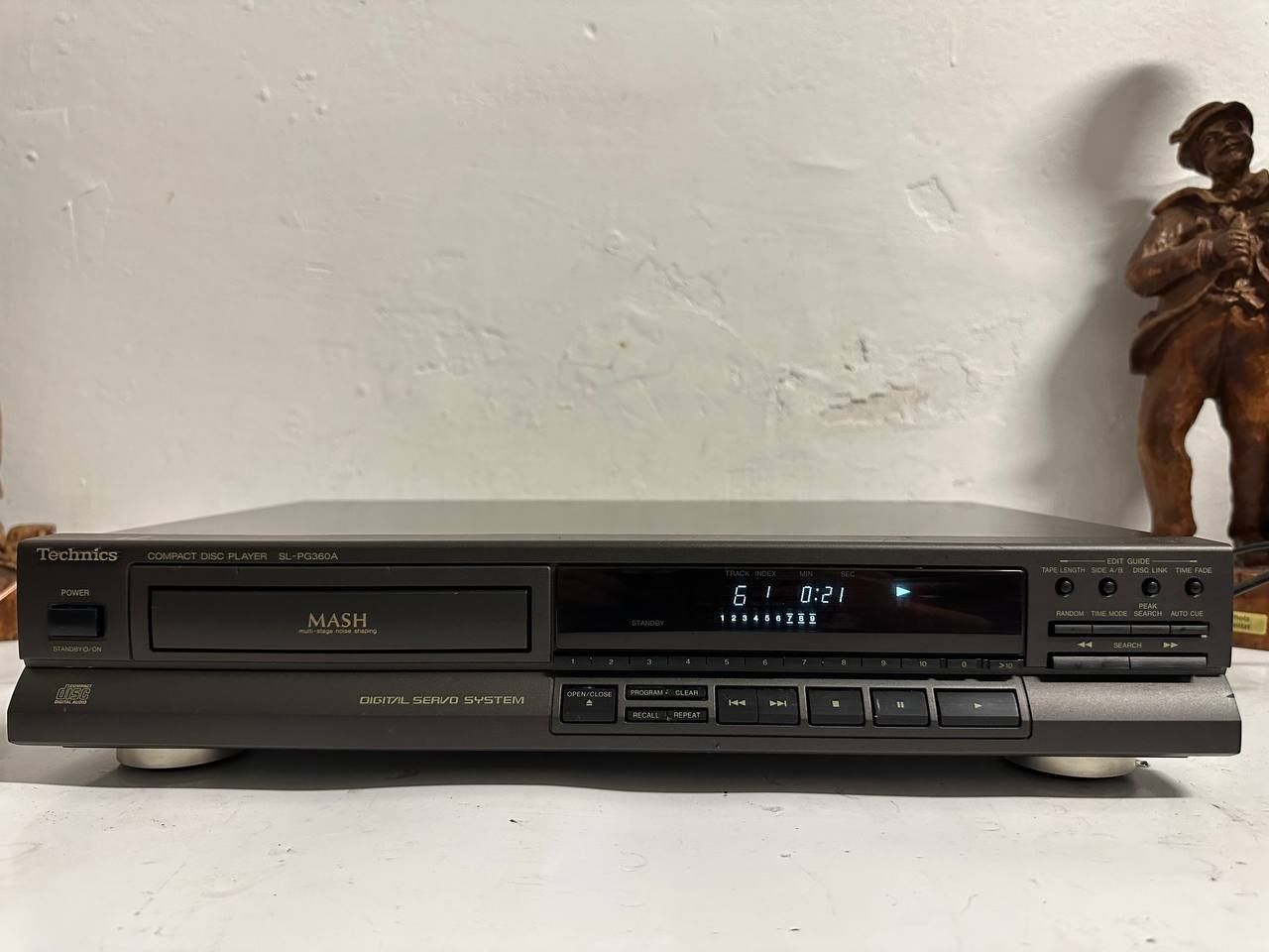 Odtwarzacz płyt CD Technics SL PG 360