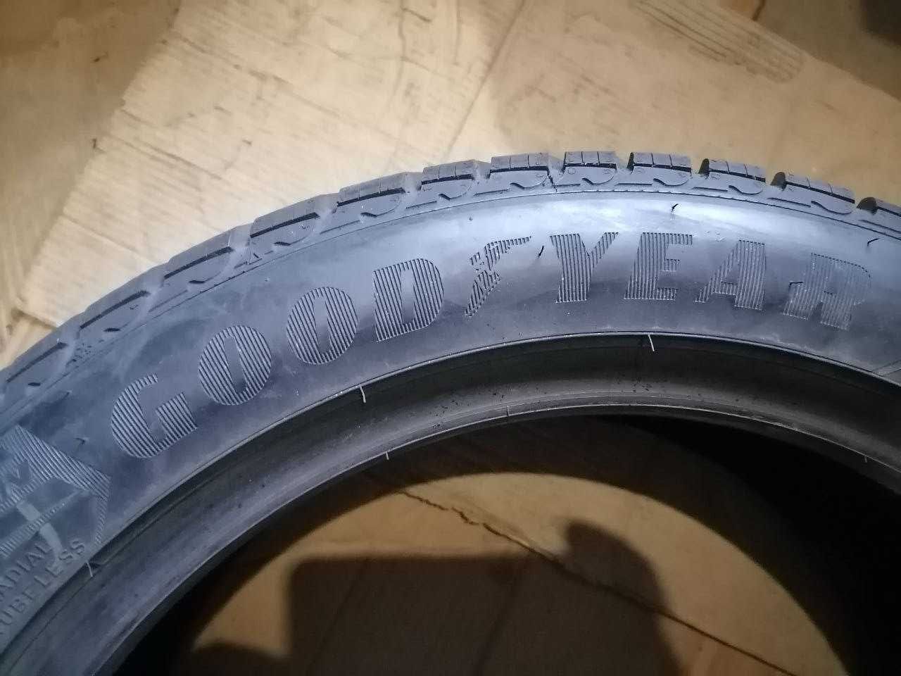 Шина зима R18 Goodyear 245 45 18