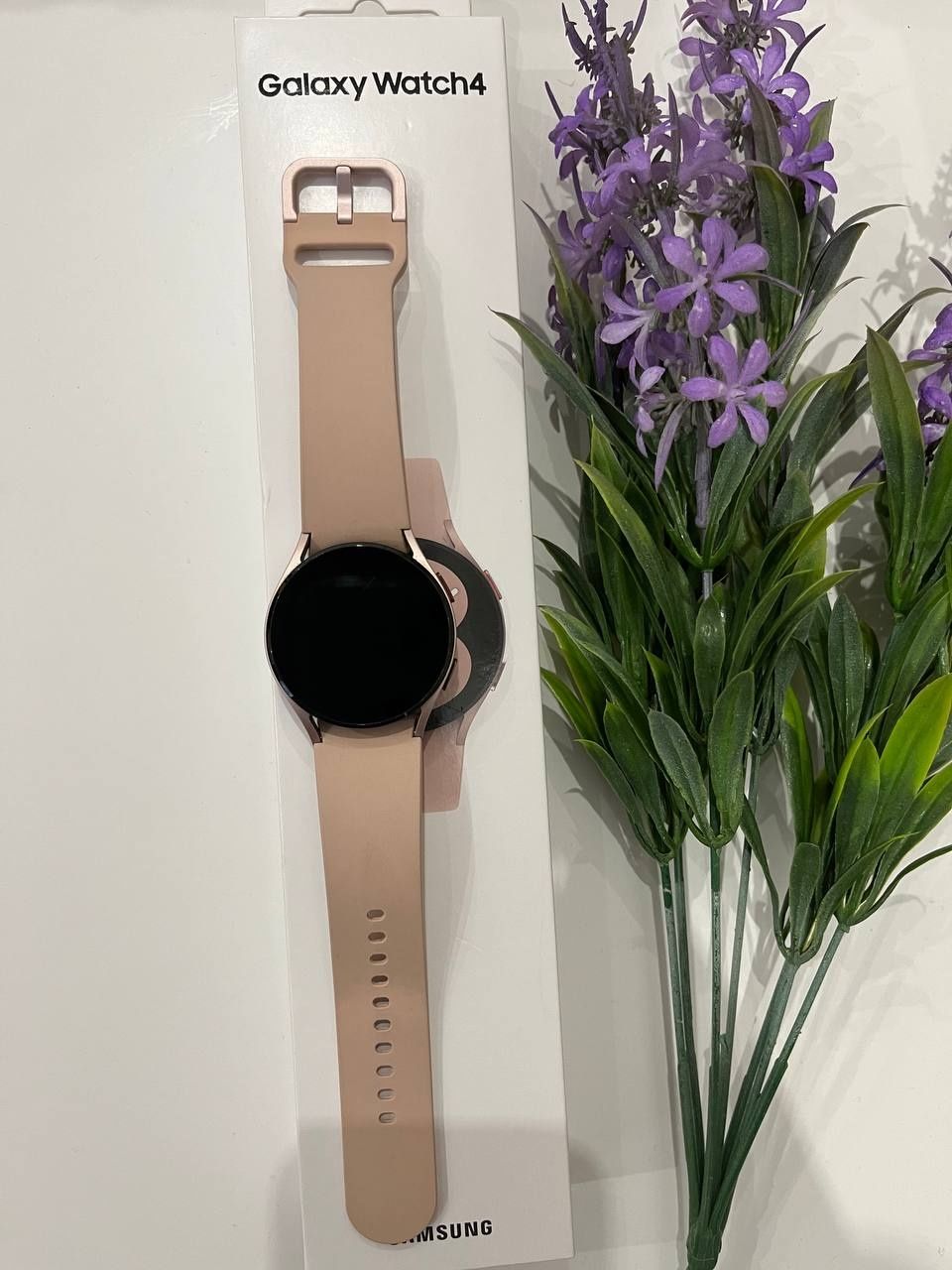 Продам смарт часы Samsung watch 4