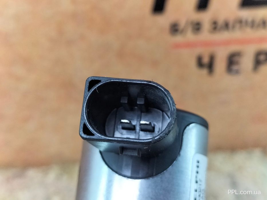 VW Crafter II 16- Датчик регулятор давления топлива в рейке 04L130764B