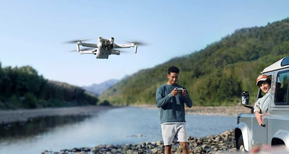 Dron DJI Mini 3 FLY MORE COMBO 4K HDR GPS Wi-Fi + kontroler DJI RC