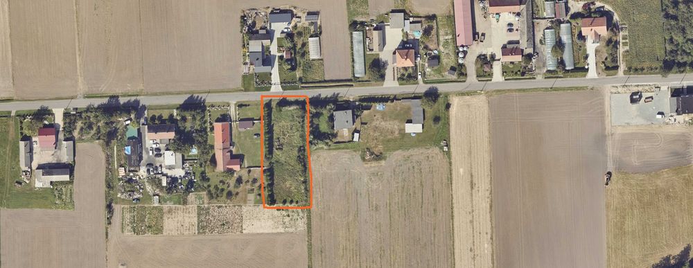 Działka budowlana z rozpoczętą budową 1600 metrów