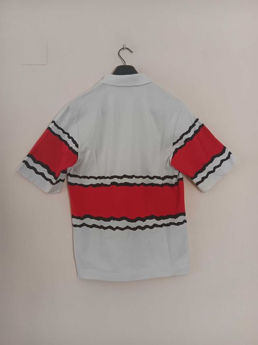 Polo Lacoste branco e vermelho