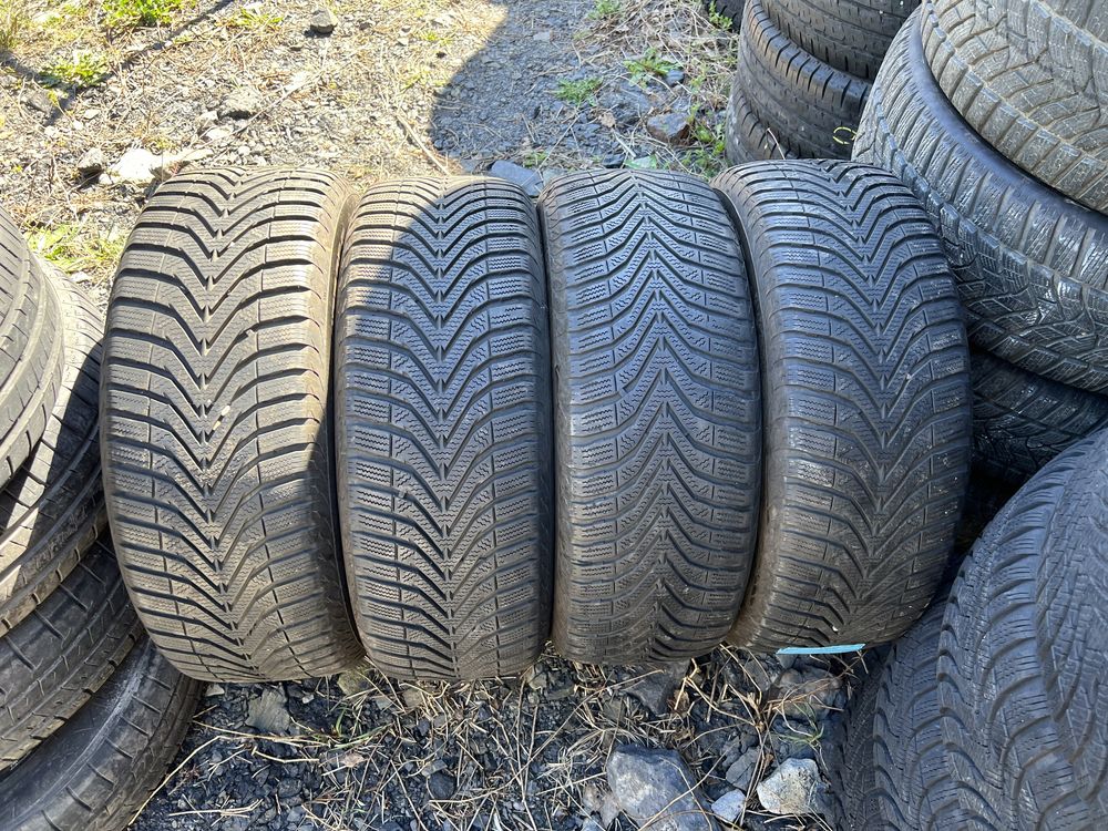 4xopona zimowa VREDESTEIN w rozmiarze 205/55 R16