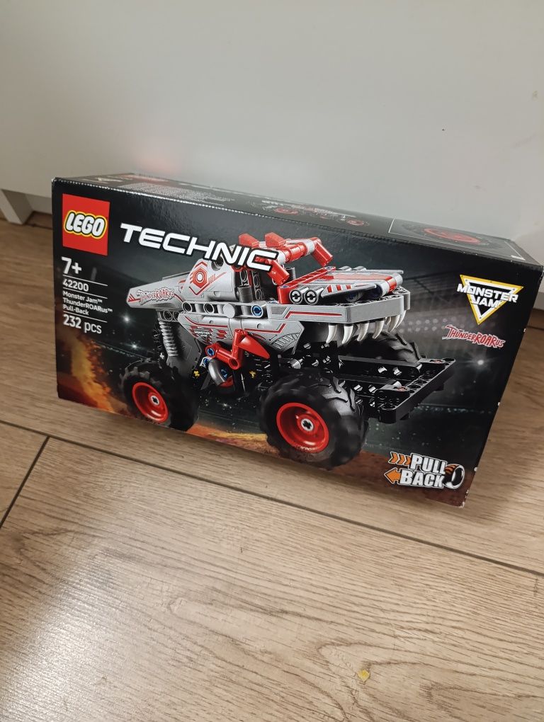 LEGO TECHNIC Monster Jam ThunderROARus 42200