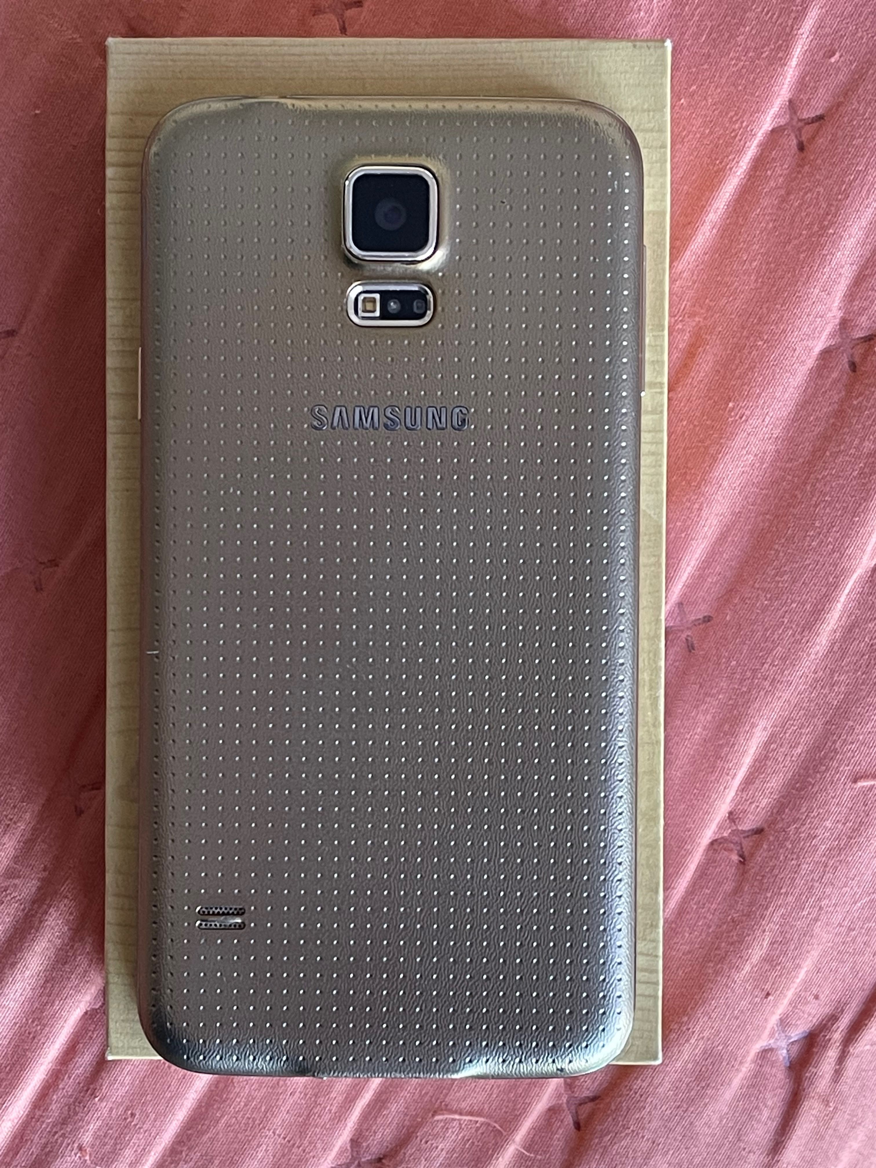 Samsung Galaxy S 5 - SM-G900F “Dourado”