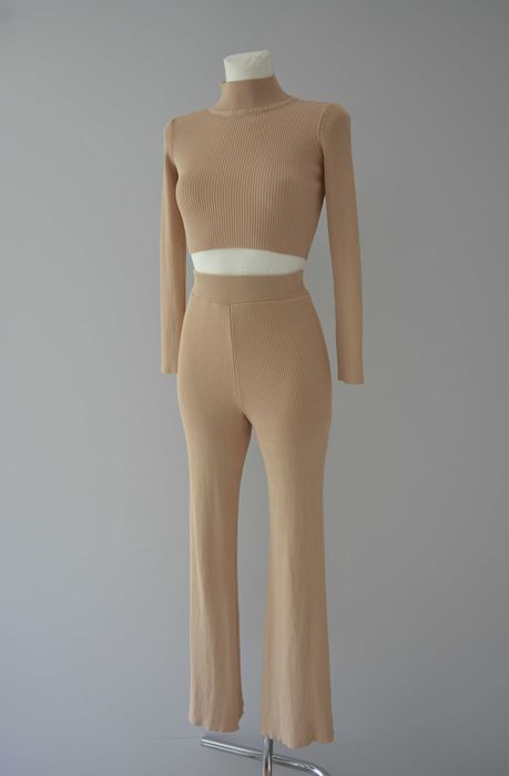 Le Prive beżowy dzianinowy komplet top spodnie camel premium XS/S