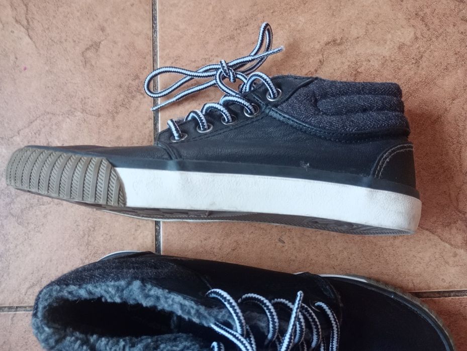 Trampki ocieplane sznurowane r.33