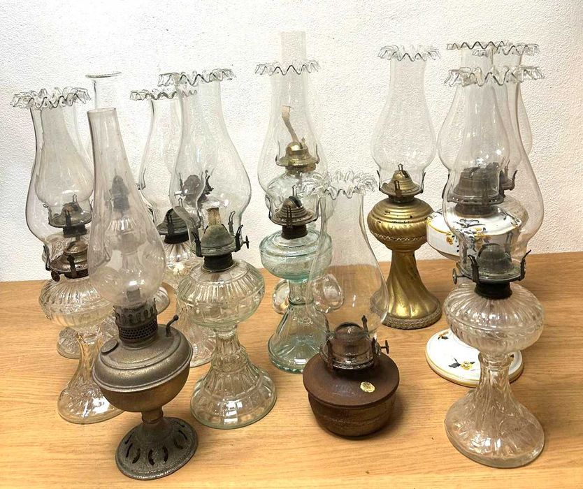 Candeeiros a Petróleo com chaminé, antiguidades