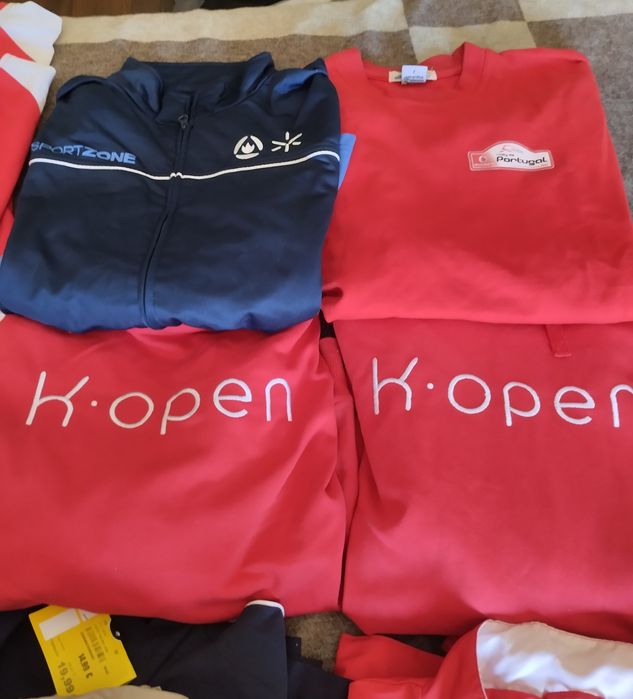 Vendo lote de 23 peças roupa (calças, calções, sweat, t-shirts, etc)