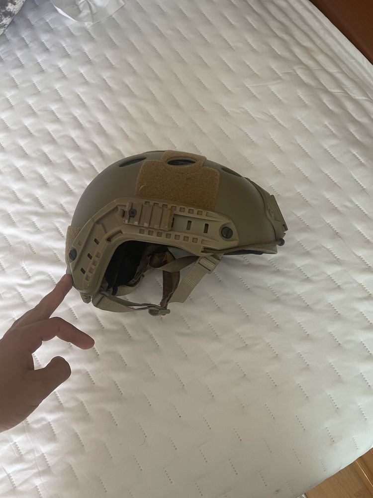 Colete e Capacete de airsoft