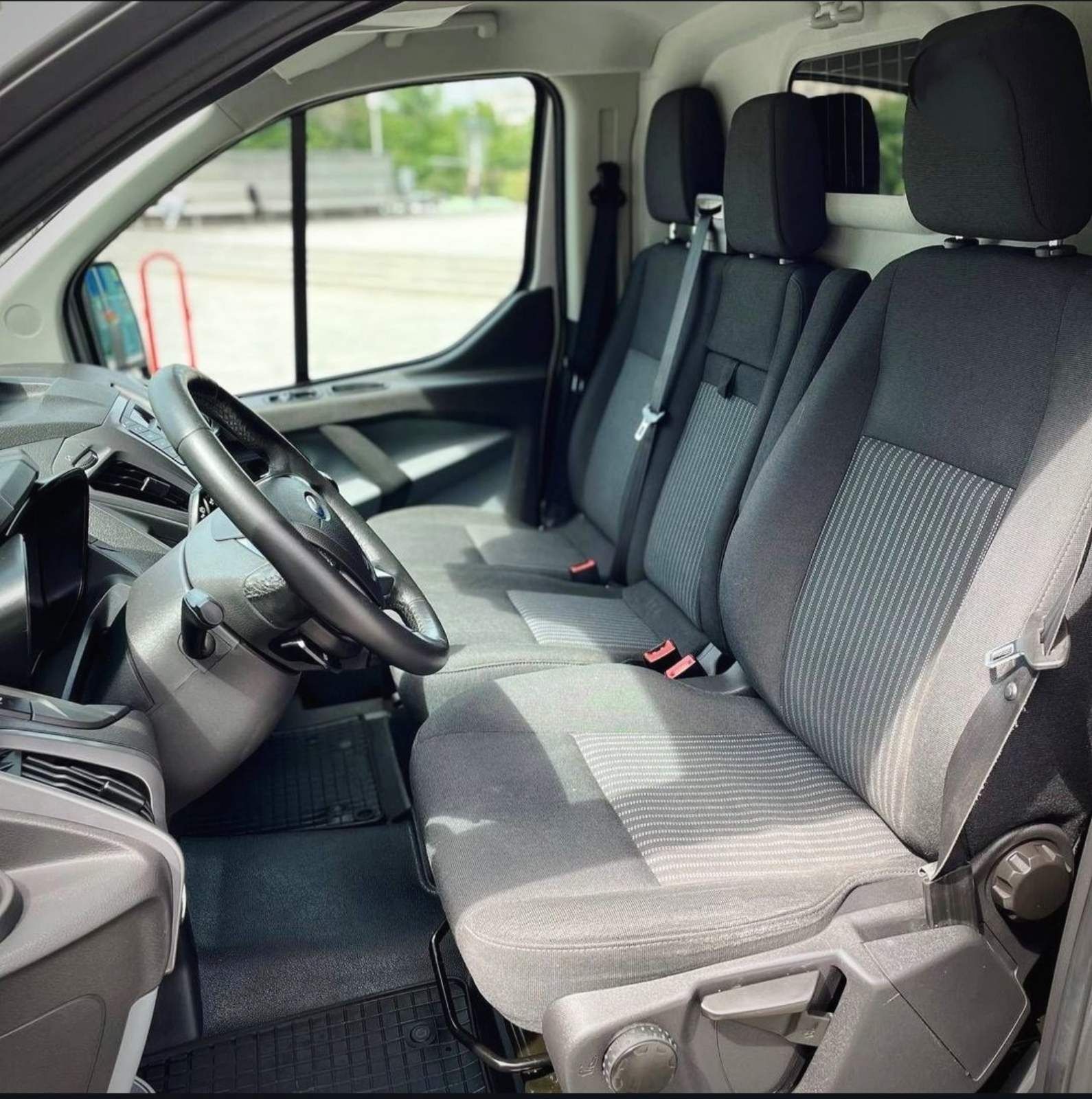 Бус Ford Transit Custom довга база