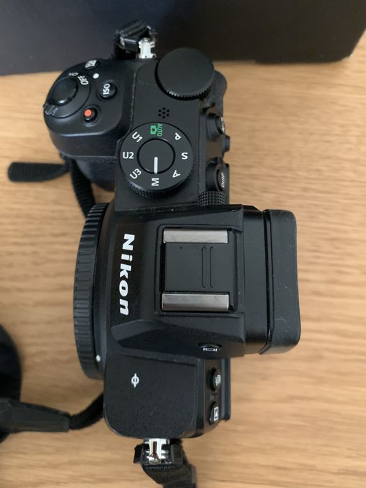 Nikon Z5 full frame + objetiva Nikkor Z 24-200 + mochila