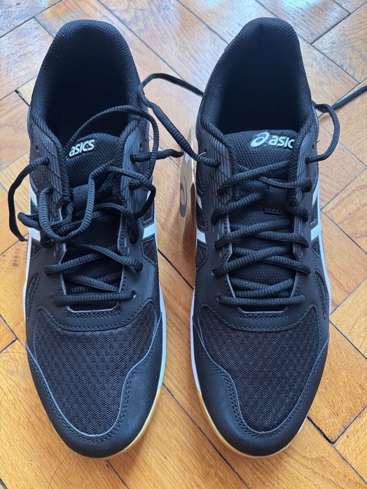 Buty halowe asics rozmiar 47, dł. Wkładki 30 cm.