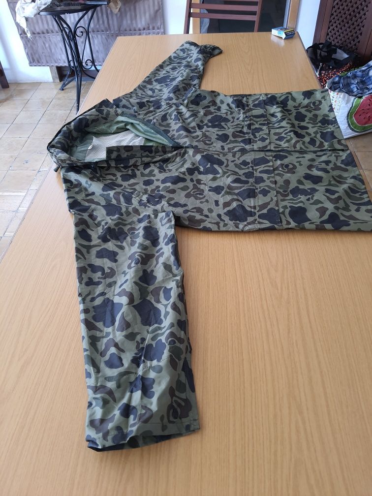 Fato camuflado impermeável XL