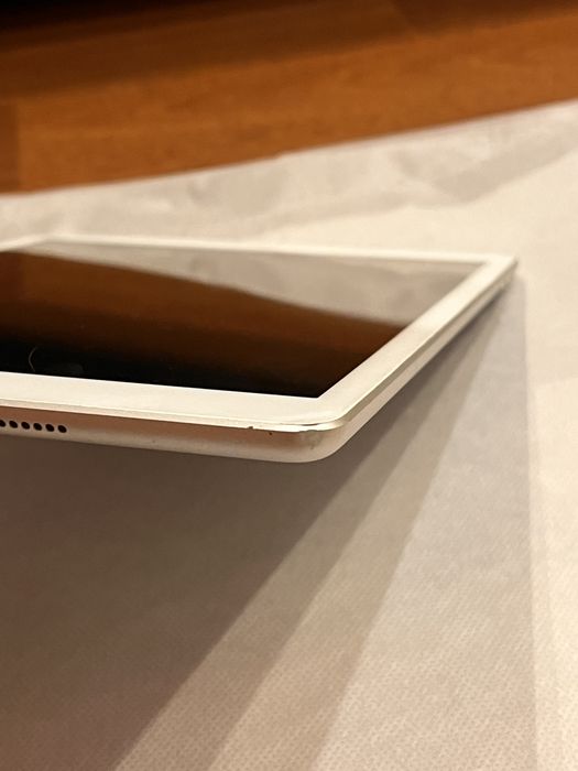 iPad 7 generacji 9.7 cala srebrny + klawiatura gratis