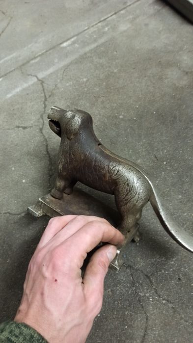 Dziadek do orzechów żeliwny pies Art deco