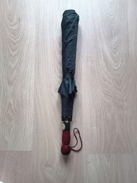 Парасолька чорна
