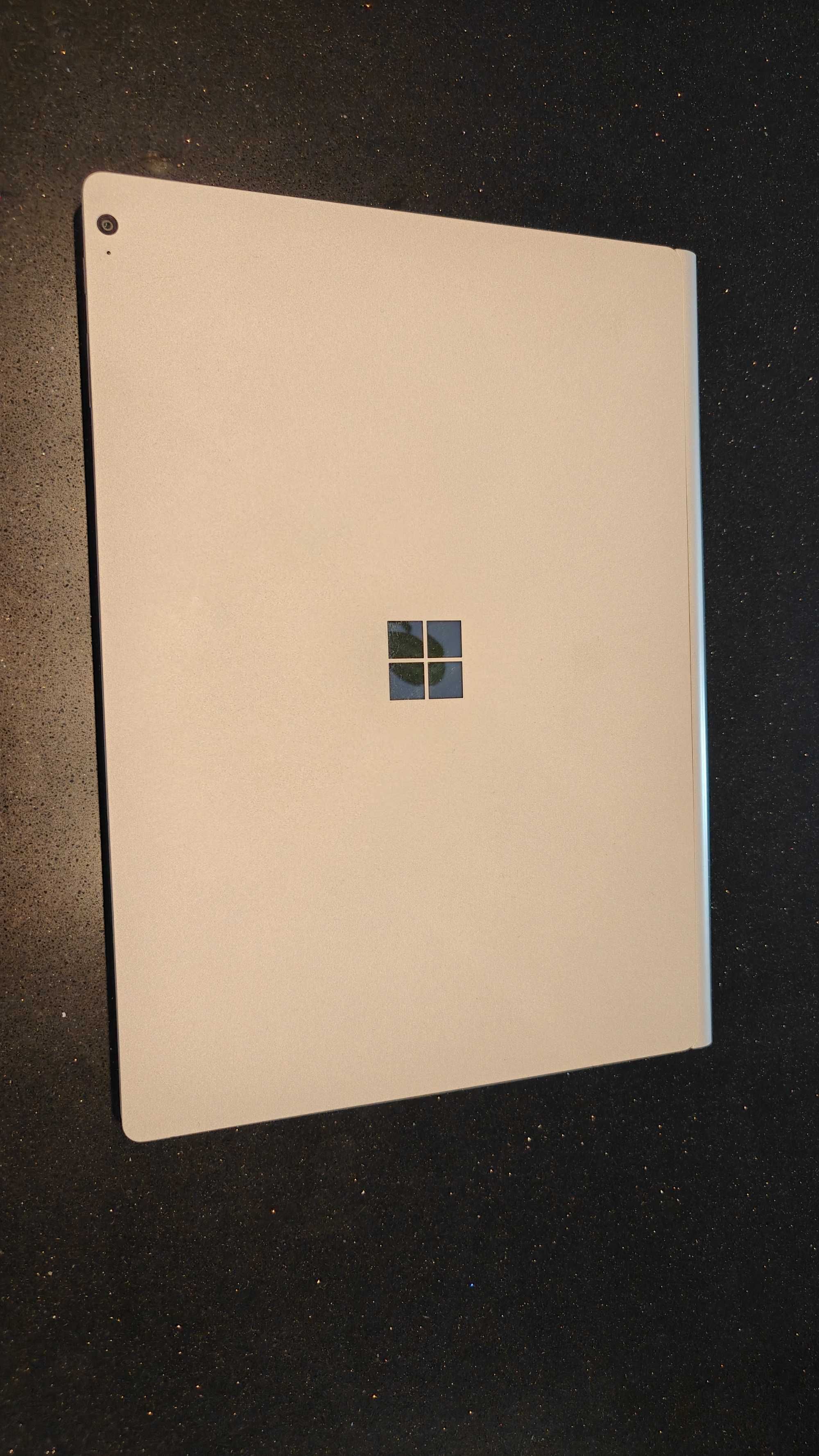 Microsoft Surface Book 3 13,5" Intel Core i5 8 GB / 256 GB Srebrny