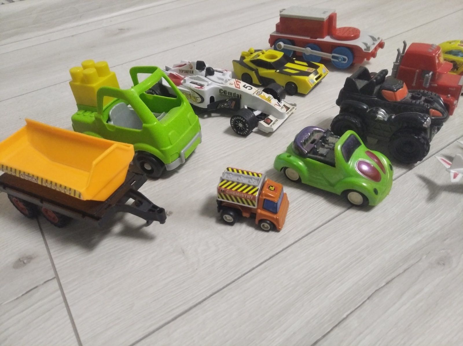 Лот машинок! Машинки, паравоз Thomas, тягач Mattel Disney/Pixar тачки