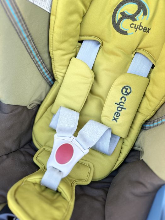 Автокрісло Cybex Aton 2 | Безпека та комфорт вашого немовляти!
