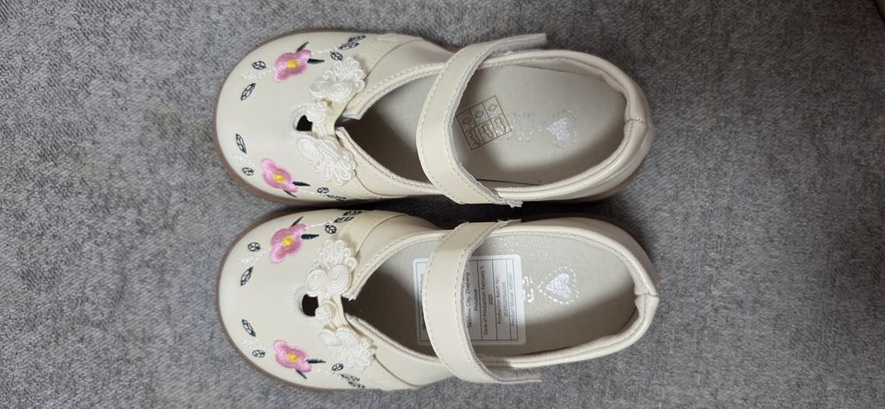 Туфлі для дівчинки