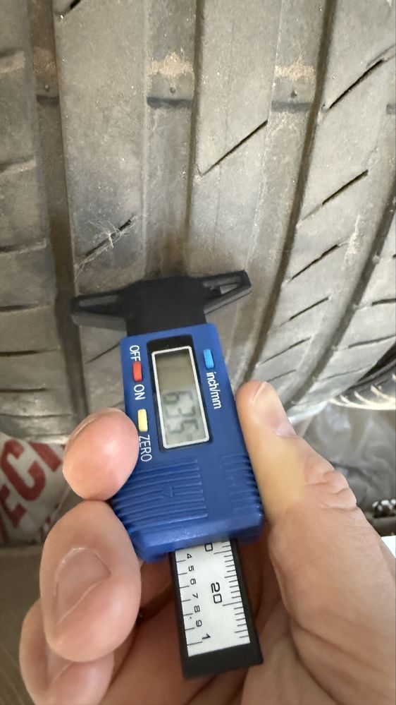 Продам автошини Kumho 225/40R18 | Гума, резина R18 у відмінному стані