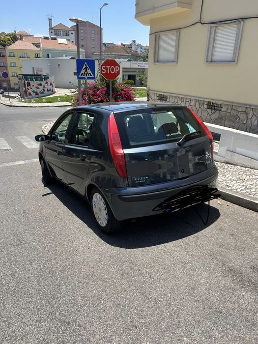 Carro Fiat punto modelo 2001
