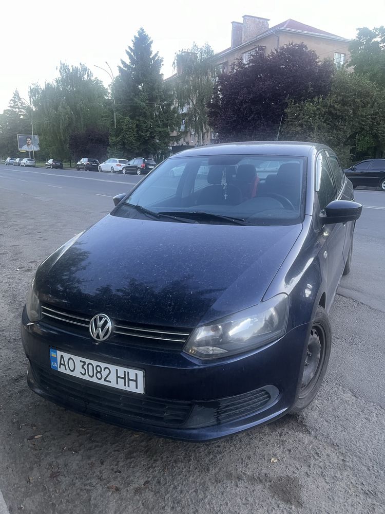 volkswagen polo sedan